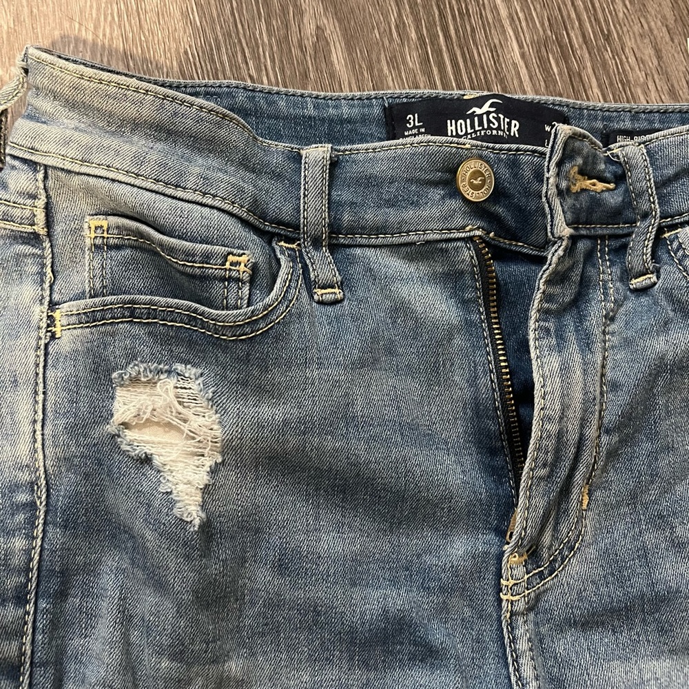 3L Ripped Jeans